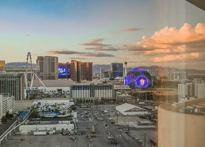 No Resort Fees-Mgm Stripview-Jacuzzi-Formula 1 Track View